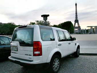 Land Rover Discovery abroad