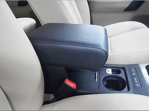Подлокотник на Land Rover Freelander Подлокотник на Land Rover Freelander