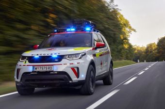 Land Rover разработал для Красного Креста Discovery с дроном