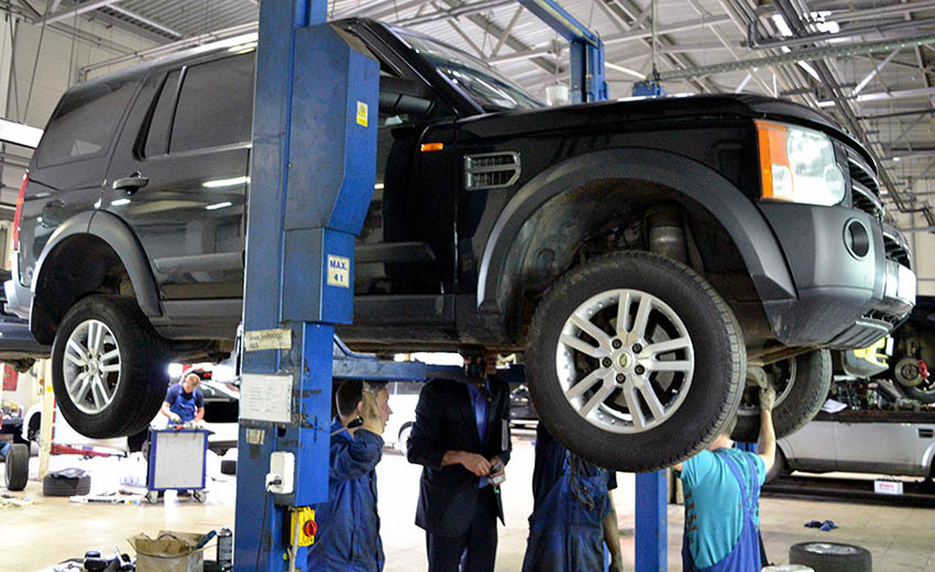 Замена масляного насоса Land Rover Discovery 3